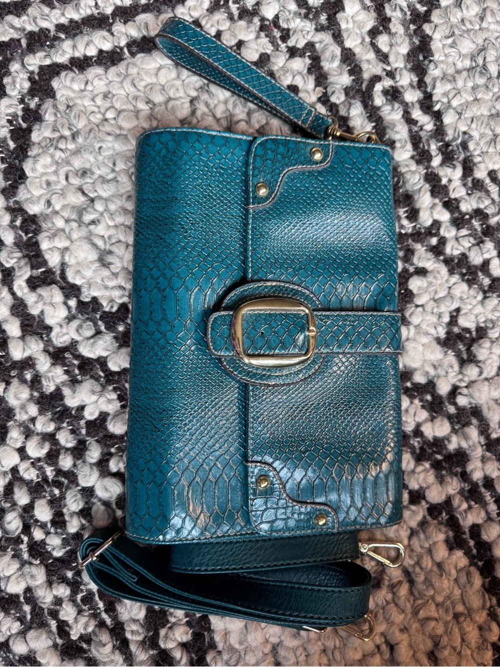 Teal Textured Wristlet Crossbody Bag - Stylish Everyday Carry